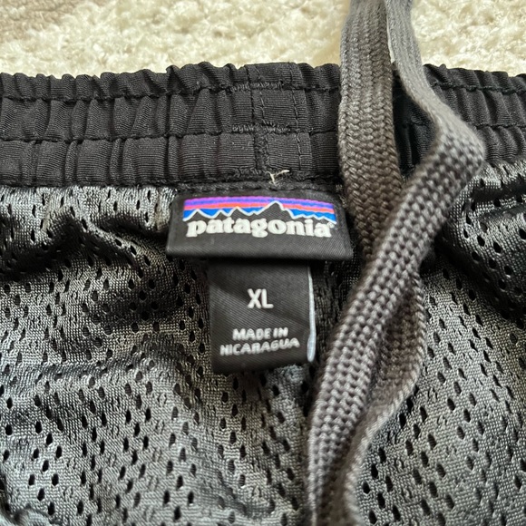 Men’s Patagonia Baggies - Picture 2 of 3